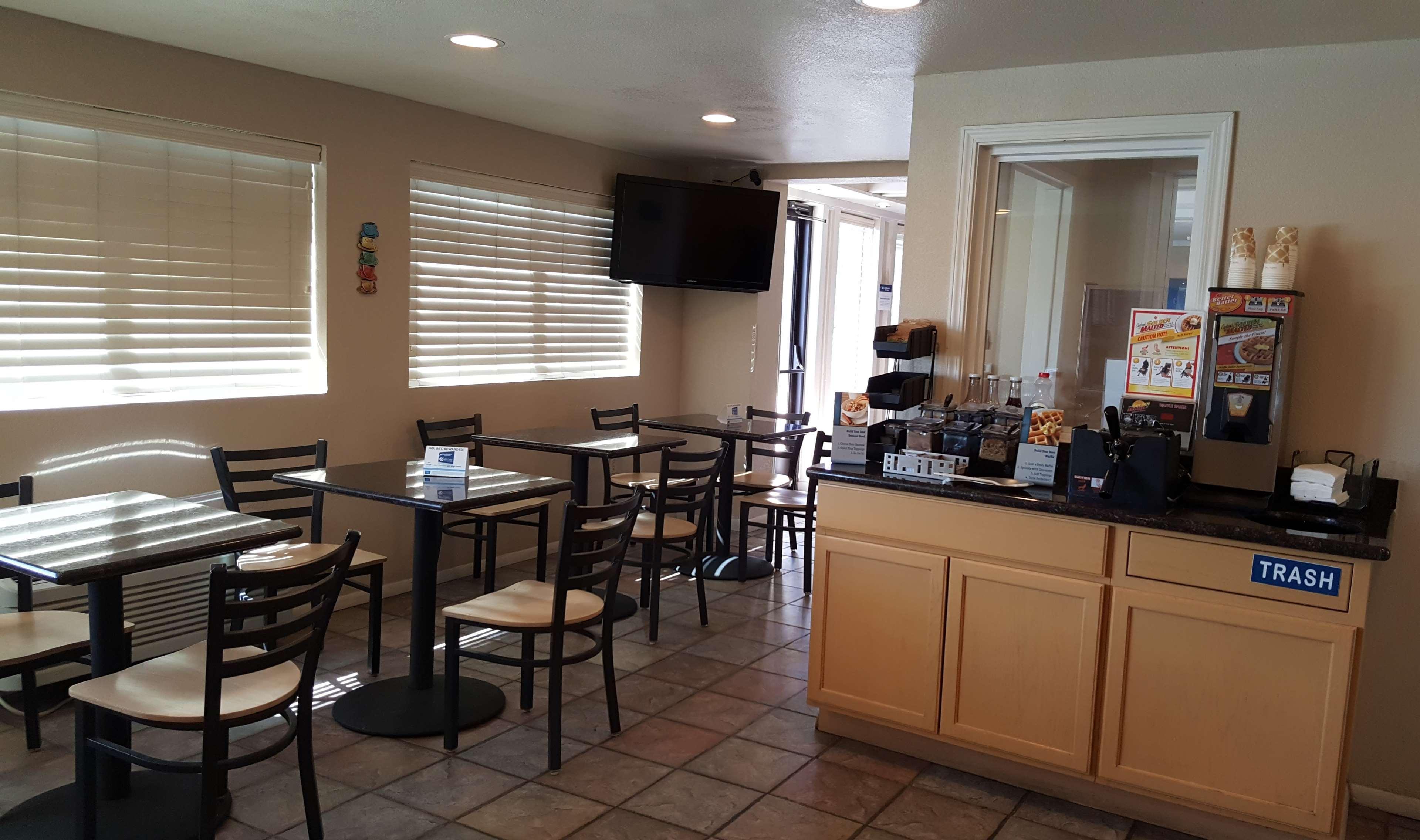 Best Western El Rancho Palacio Розуел Екстериор снимка