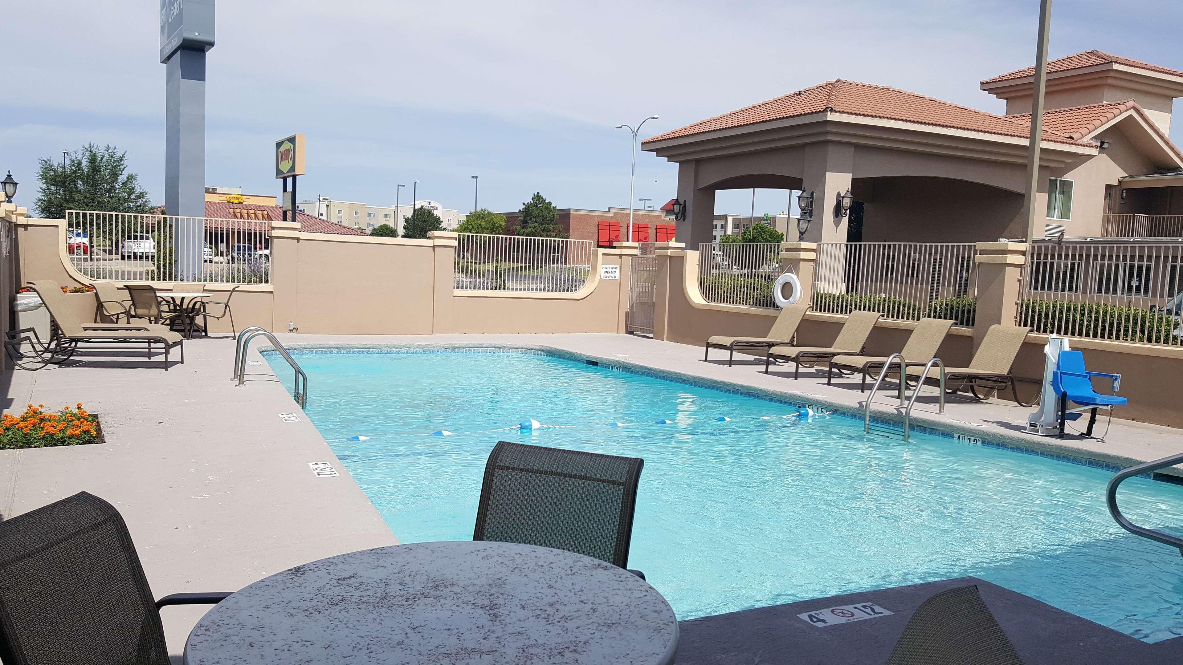 Best Western El Rancho Palacio Розуел Екстериор снимка